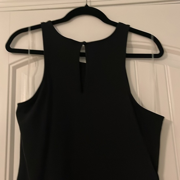 NWT black fitted dress sleeveless cinching on the side - Picture 8 of 8